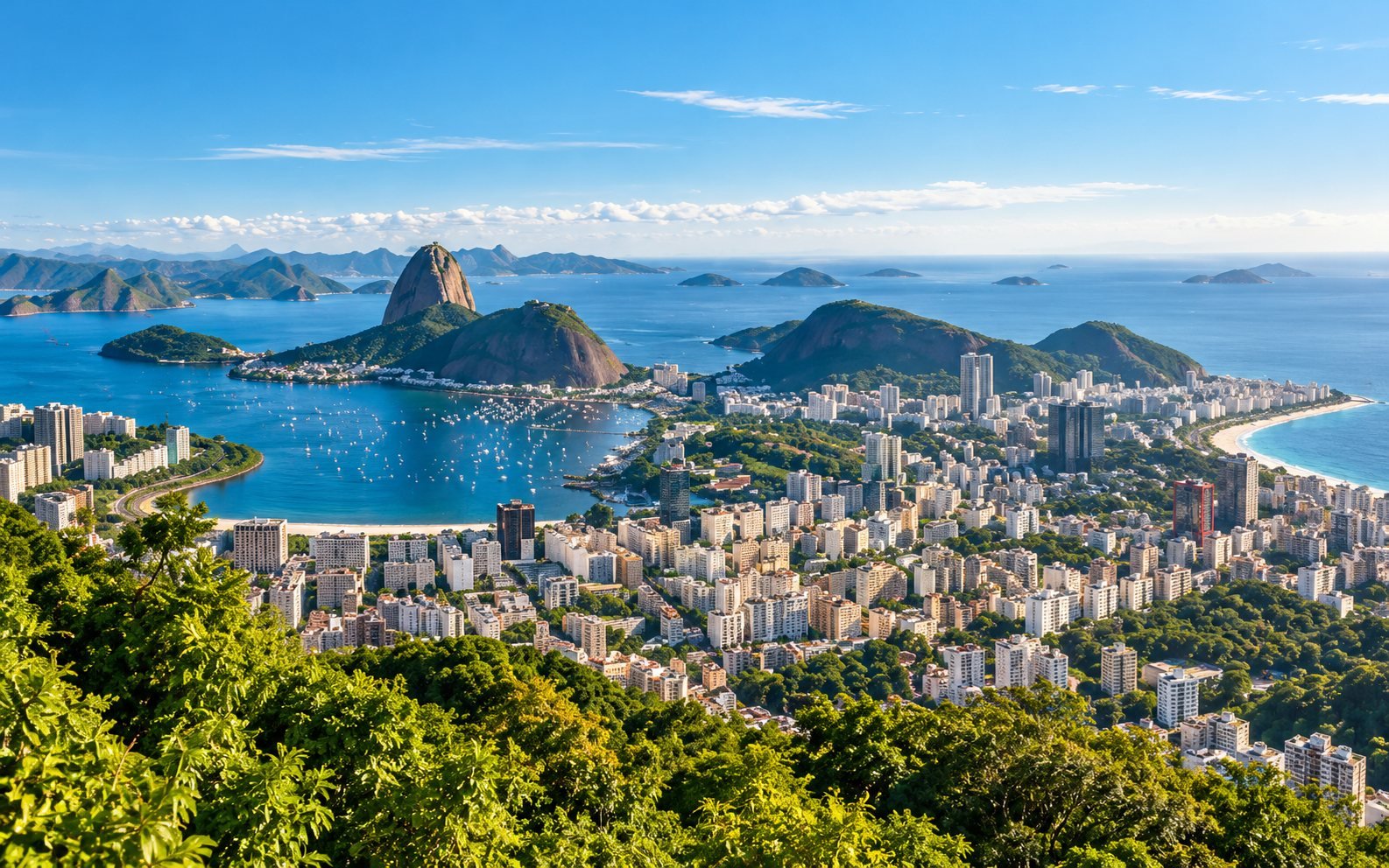 Vista panorâmica da Baía de Guanabara com o Pão de Açúcar, no Rio de Janeiro